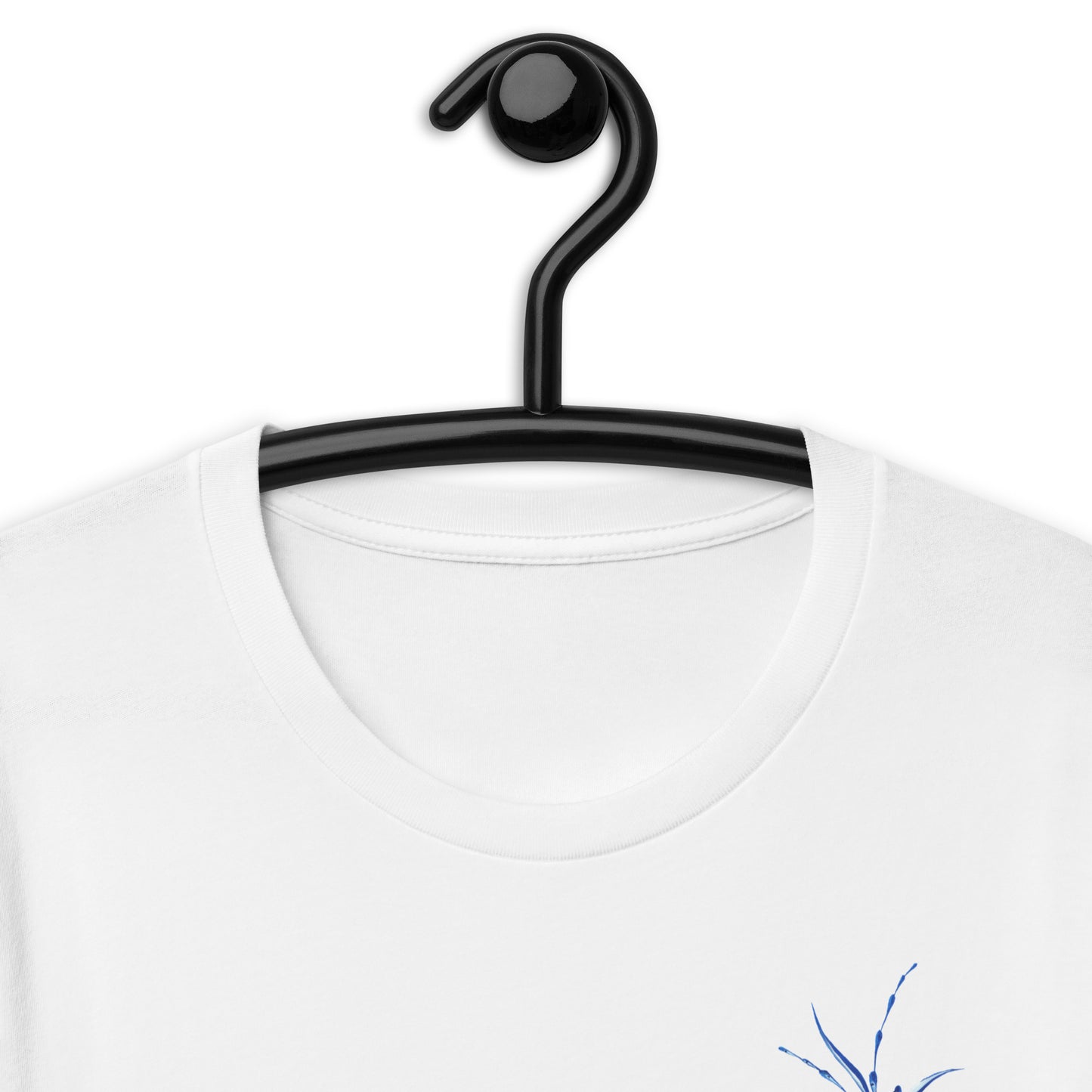 T-shirt with a blue flower
